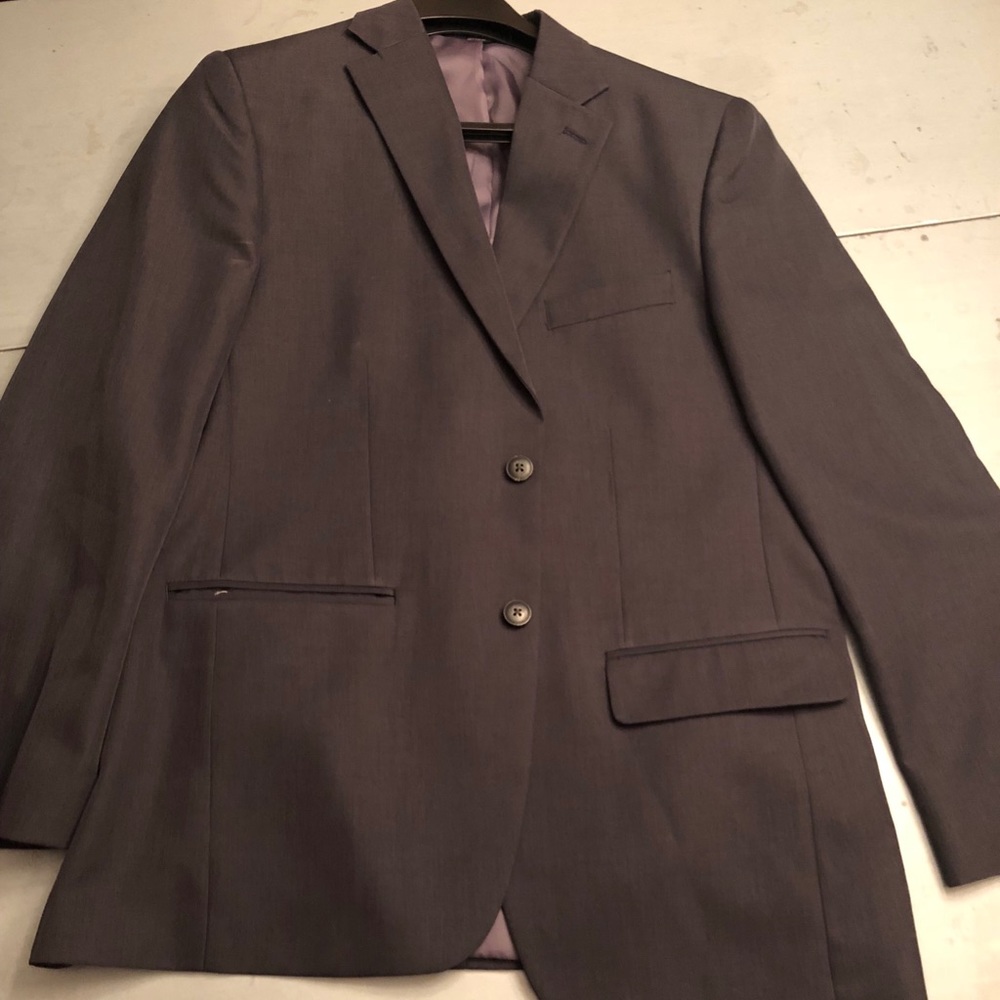 Men’s suit only worn twice!!